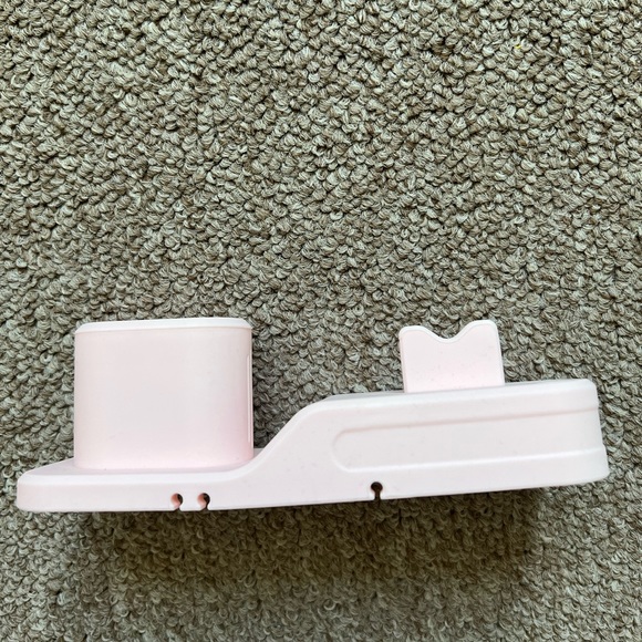 NWOT SILICONE IPHONE, APPLE WATCH, AND AIRPODS CHARGING STATION - Picture 1 of 4